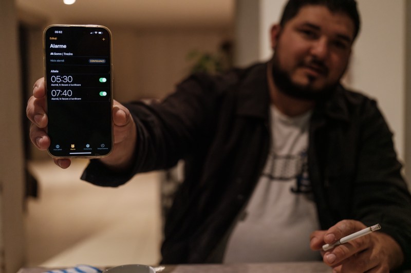 REPORTAJ în Belgia: Geo are 5 clase și vine dintr-unul dintre cele mai sărace județe din România. Se trezește zilnic la 5:30, câștigă 3.500 de euro și e bucuros că și-a dat copiii la școală, ca ei să pornească mai bine în viață