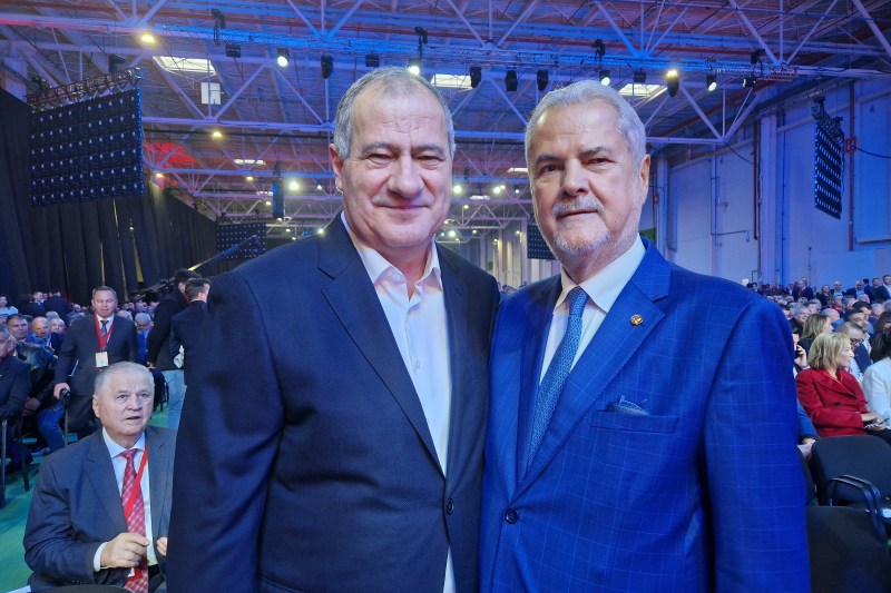 REPORTAJ de la Congresul păcii la PSD în care „Gică Paris” a ajuns vicepreședinte, Soros a fost dat afară din partid, iar influentul Marian Neacșu râde cu Năstase și Ponta