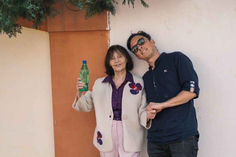 INTERVIU. „Am vrut să aduc pe ecran un alt model de a fi la vârsta a treia”. Un documentar despre artista Marina Voica, la 89 de ani