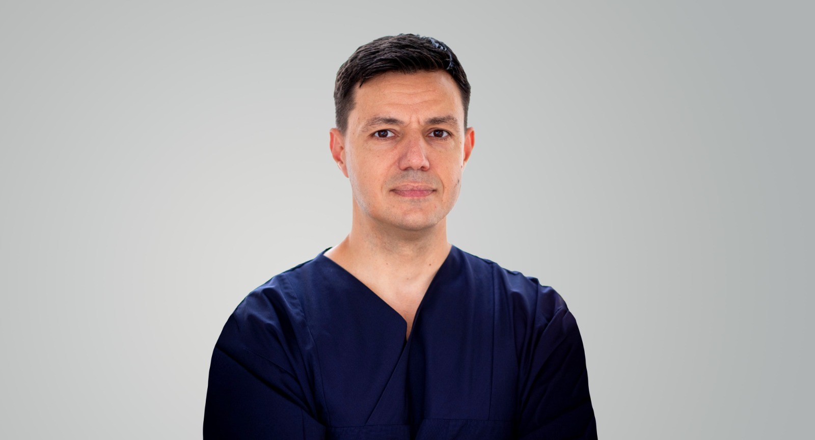 Reflux și arsuri: boala confundată cu o simplă indigestie. Dr. Tudor Mateescu, chirurg MedLife: „Mulți pacienți au hernie hiatală fără să știe”
