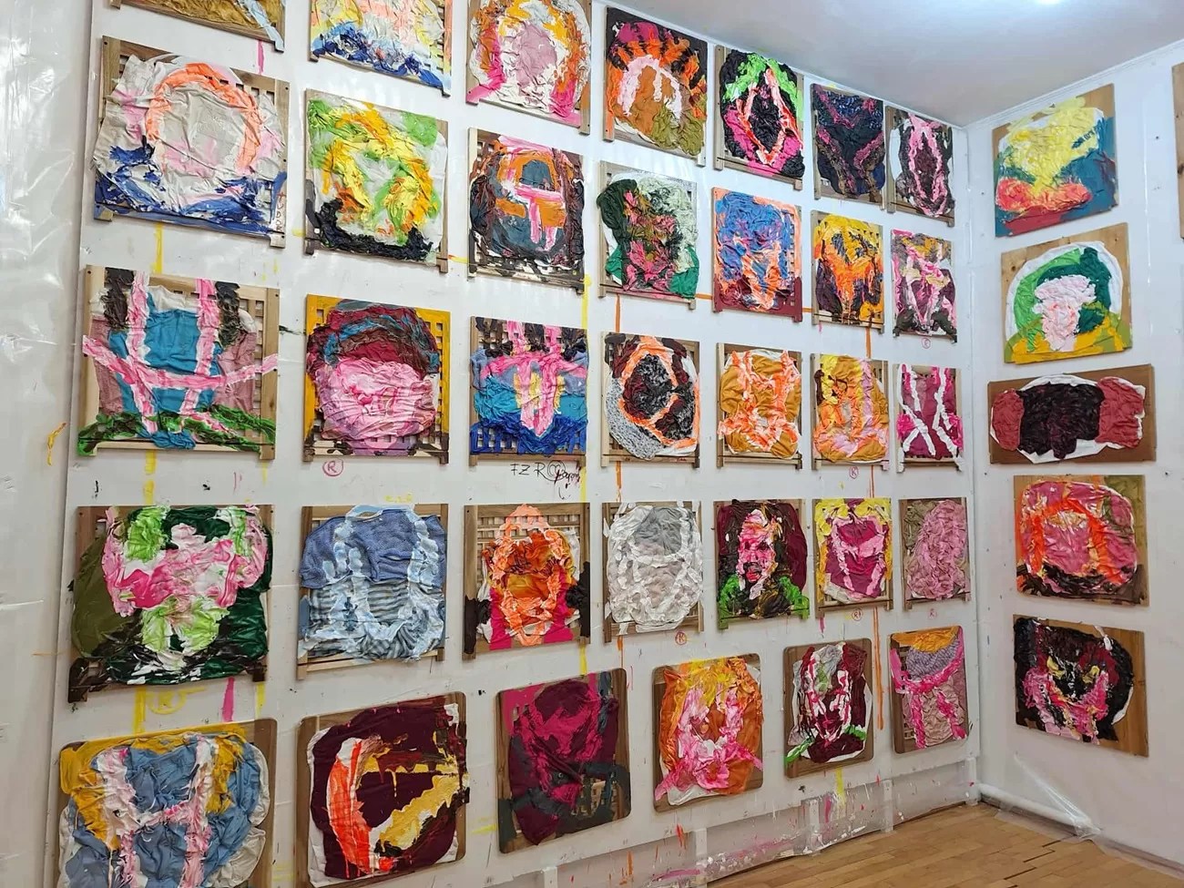 Performance Comănescu de reinterpretare a acțiunilor Rostopasca, în atelierul artistului/ galerie foto