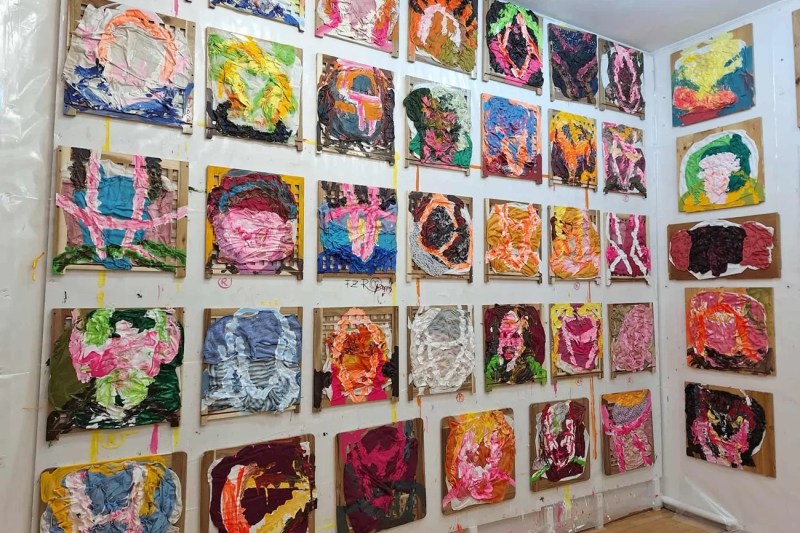 Performance Comănescu de reinterpretare a acțiunilor Rostopasca, în atelierul artistului/ galerie foto