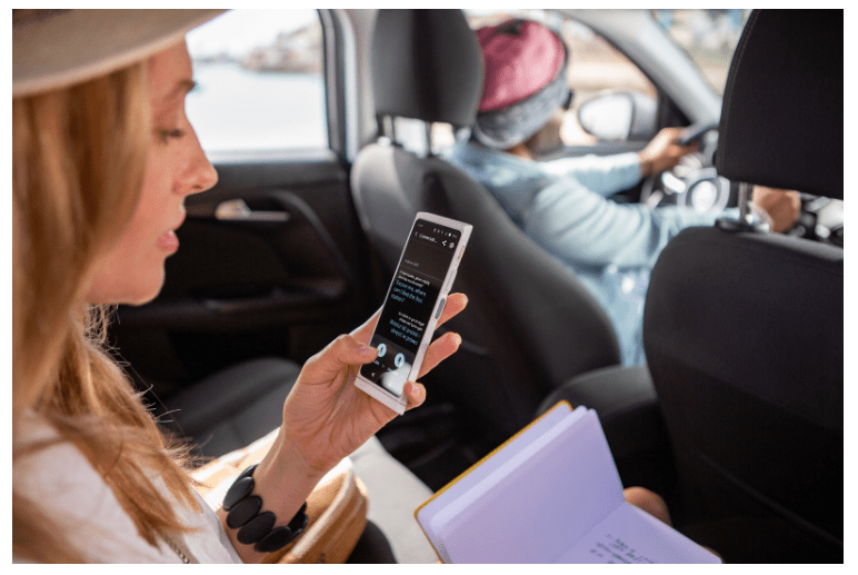 De la vacanțe la întâlniri de afaceri: Descoperă diferența dintre Vasco Translator V4 și E1