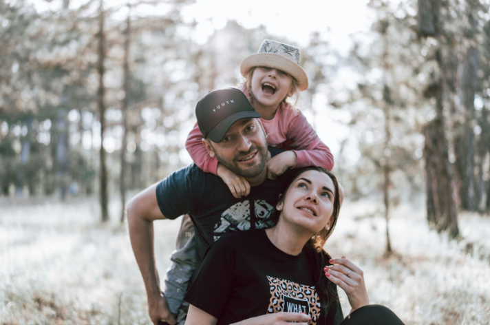 De ce românii trăiesc cu asigurări în Italia și Germania, dar lasă casele și familiile din România neprotejate