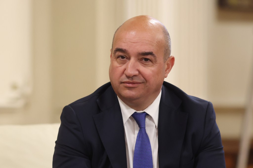 &#536;eful PNL Vaslui, care l-a dus pe Bogos &icirc;n biroul lui Bolojan, poveste&#537;te cum a decurs &icirc;nt&acirc;lnirea: &bdquo;Am prezentat un om care poate fi un eventual candidat &icirc;n viitor. Nu a fost o discu&#539;ie despre salmonella&rdquo;