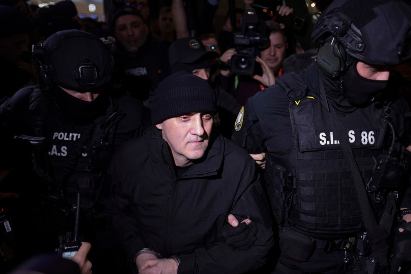 Extrădarea cetățenilor români Horațiu Potra, Alexandru Cosmin Potra și Dorian Potra, pe aeroportul Otopeni, 20 noiembrie 2025.