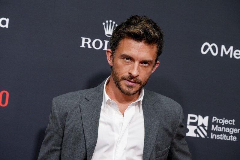 Jonathan Bailey a fost declarat „cel mai sexy bărbat în viață” de revista People