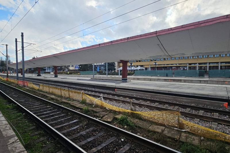 În gara Brașov se redeschide circulația feroviară pe trei linii modernizate