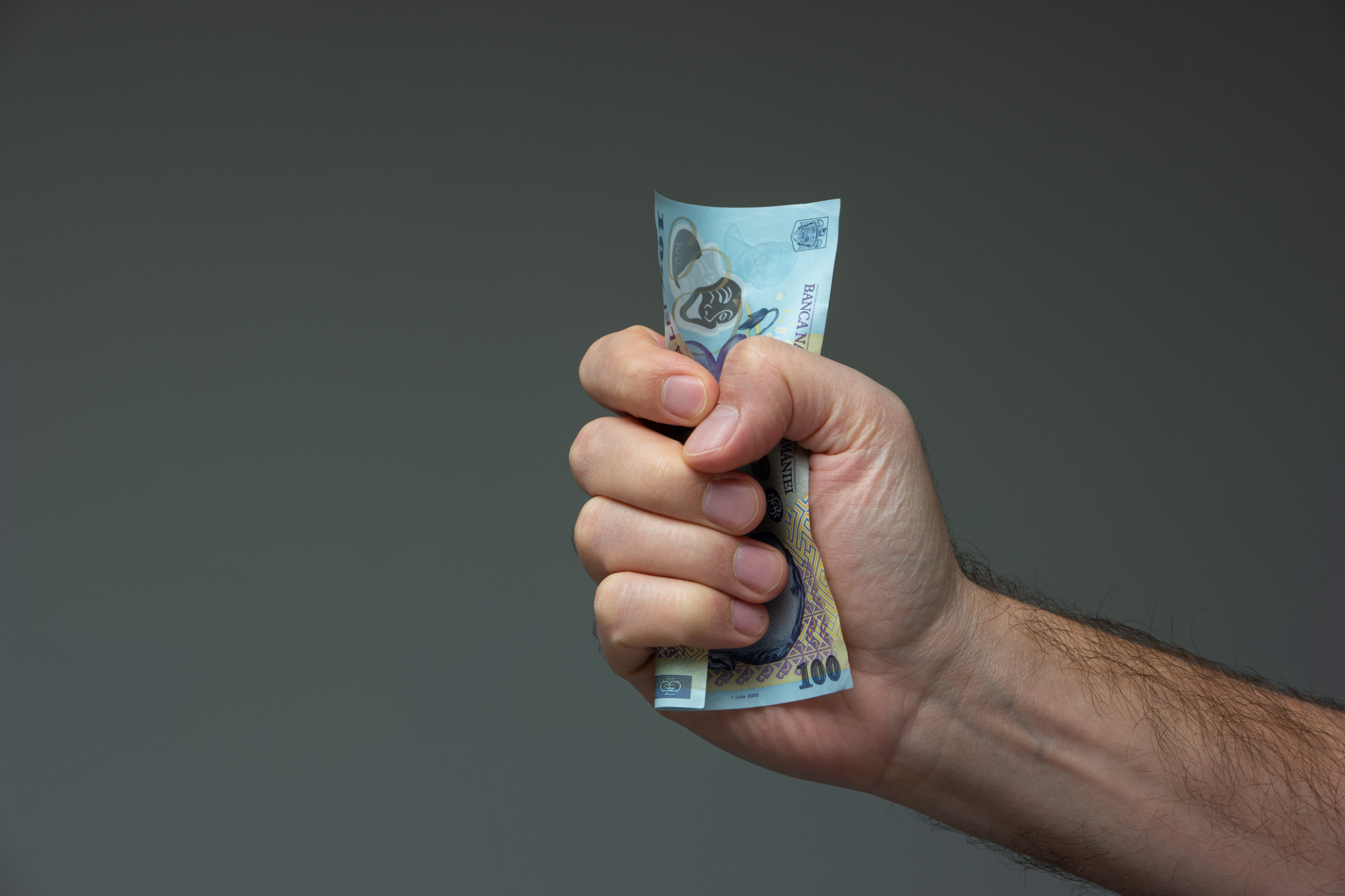 Antreprenorii contabili cer majorarea la 500 lei a sumei scutite de taxe la salariul minim, dacă acesta va crește din 2026