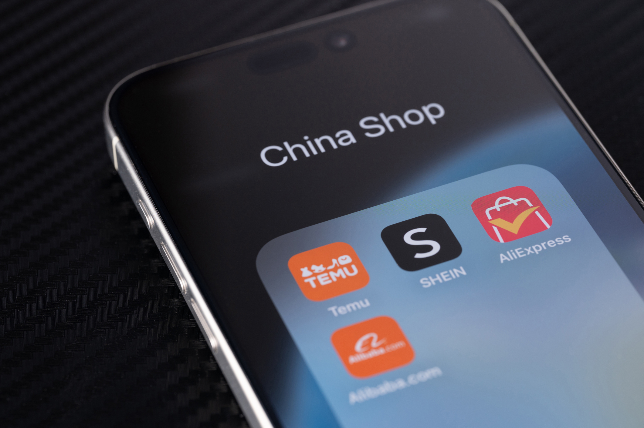 Scandalul păpușilor sexuale din Franța: Anchete Shein, AliExpress