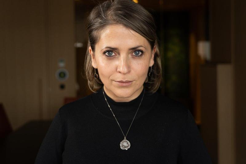 Studiu Deloitte: instabilitatea politică și corupția, în top trei motive de îngrijorare pentru tinerii români în 2025. Costul vieții de zi cu zi rămâne pe primul loc