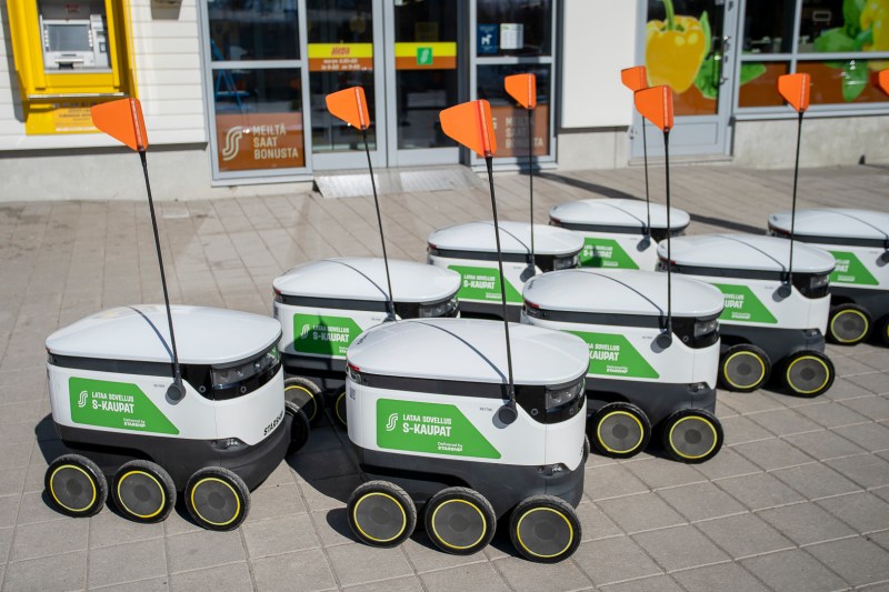 Uber va folosi roboți pentru a livra mâncare în două orașe europene