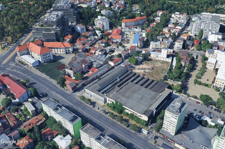 FOTO Fostă fabrică comunistă, acoperită de o clădire de birouri