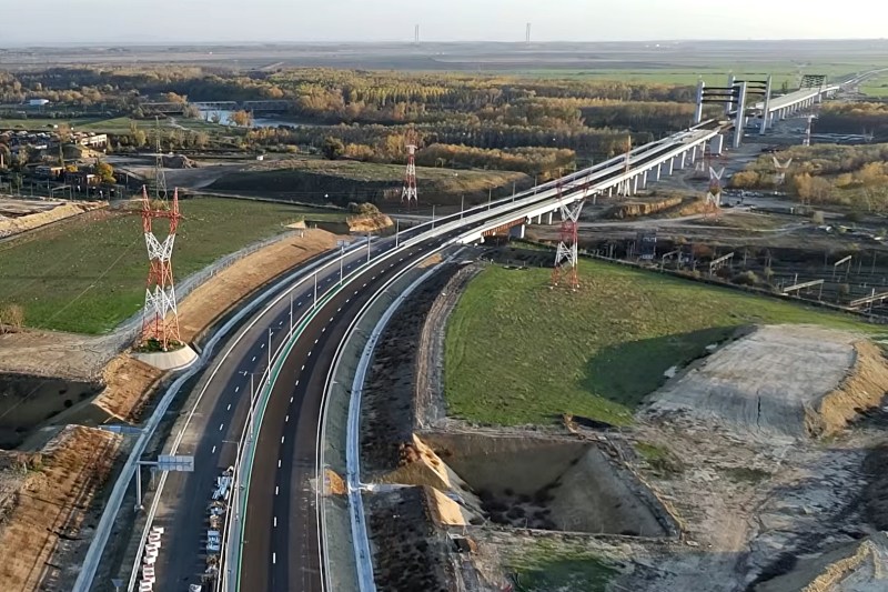 VIDEO Ce se petrece pe cea mai spectaculoasă lucrare de autostradă din România. „Nu văd ce minune s-ar putea întâmpla”