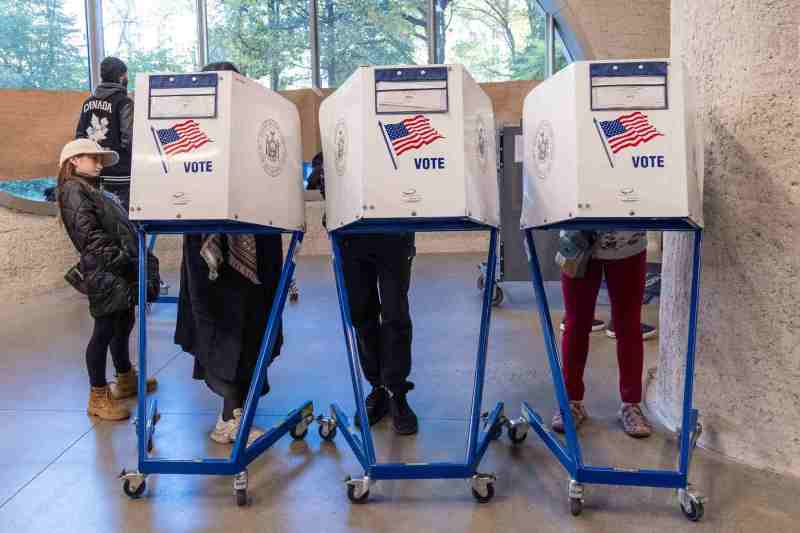 New York, Virginia, New Jersey: cinci voturi cruciale în SUA vor arăta ce simt americanii după un an cu Trump