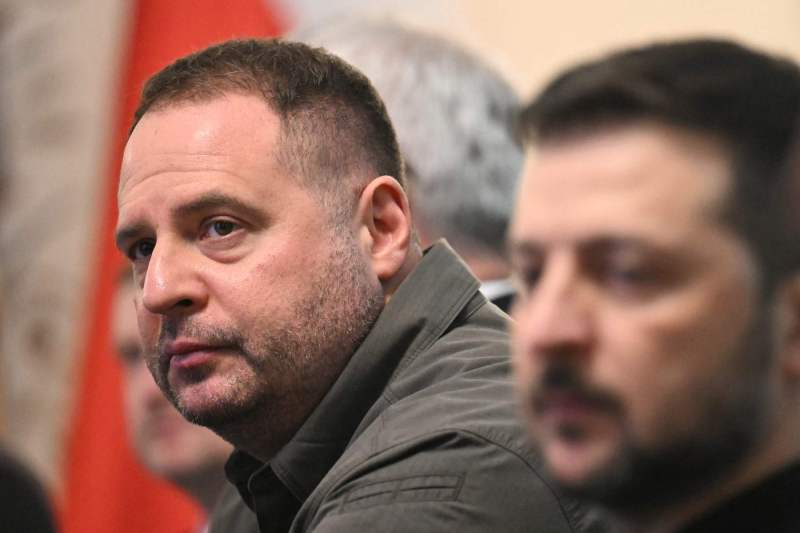 Percheziții la șeful de cabinet al lui Zelenski, cel mai puternic aliat al președintelui, în cazul de corupție care a zguduit Ucraina / Cum a reacționat Andrii Iermak