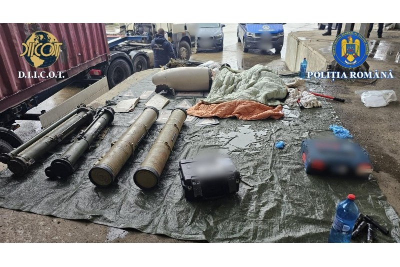 FOTO VIDEO Imagini cu rachetele antitanc din camionul oprit în Vama Albița. Anunțul DIICOT despre armele găsite