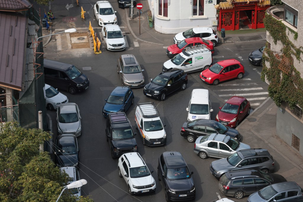 Trafic auto în București. Foto: Cateyeperspective | Dreamstime
