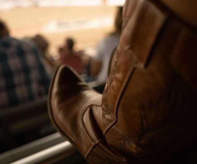 Eleganță și confort: cum alegi încălțămintea ideală pentru sezonul rece