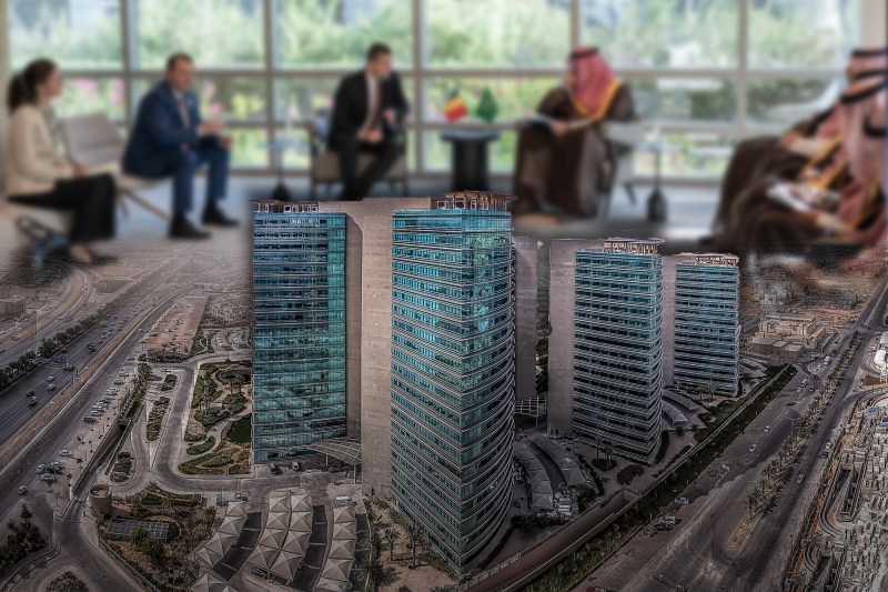 Sediul Ministerului Economiei și Planificării din Arabia Saudită. Foto: Facebook. Colaj: Ion Mateș / Hotnews