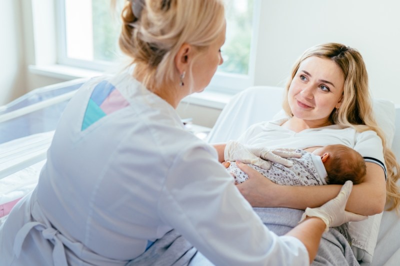 Premieră la Spitalul Regina Maria Brașov: Echipa medicală a dezvoltat un plan nutrițional care ajută viitoarele mame să fie sănătoase. „Sunt femei care cred că trebuie să mănânce pentru doi. E complet greșit”