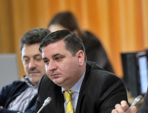 Fostul senator Marius Isăilă, acuzat că a vrut să-i dea mită 1 milion de euro ministrului Apărării, eliberat din arest şi plasat sub control judiciar