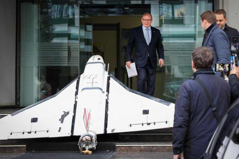 Ambasadorul Rusiei la Chișinău, confruntat la Ministerul de Externe cu drona rusească căzută pe o casă din Republica Moldova