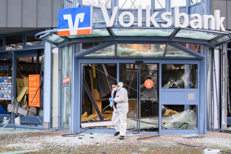 Versiunea modernă a jafului bancar, bazată pe vasta rețea de ATM-uri și autostrăzi rapide, nu mai merge în Germania. Acum, hoții au pus ochii pe Austria