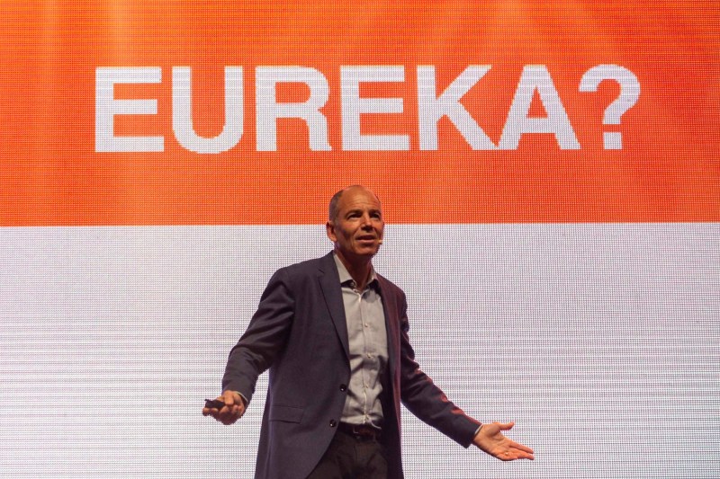 Omul care a lansat Netflix și alte companii a explicat „regula de marți” care l-a ajutat să nu își piardă mințile