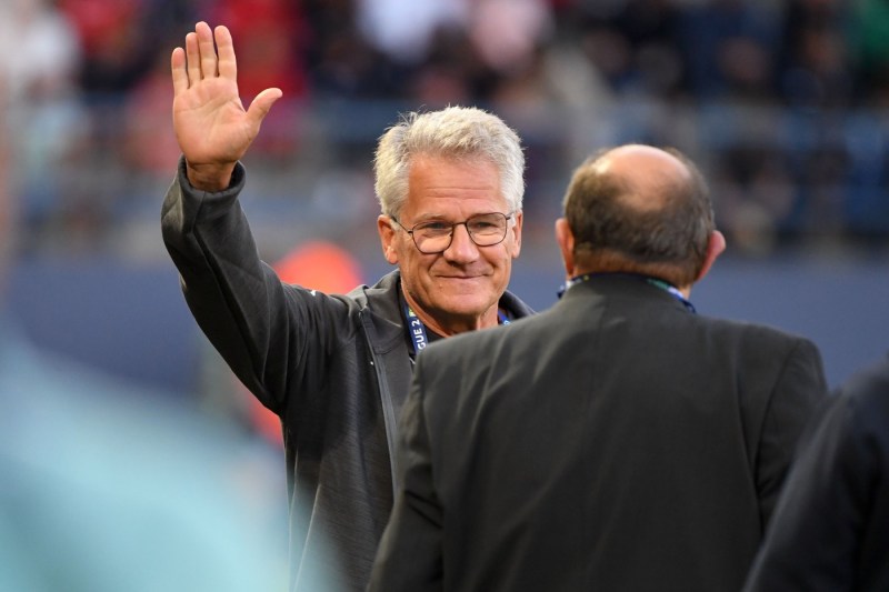 VIDEO. „Pe stadionul unde am trăit cele mai frumoase momente, am auzit «Afară cu ungurii din țară!». Mi-a fost rușine. Nu pentru mine, ci pentru stadion”. Apoi, ungurii l-au făcut trădător. „Am intrat peste ei și i-am tras la răspundere” 