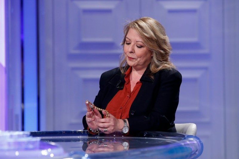 O femeie care a înscenat că Fecioara Maria plânge cu lacrimi de sânge, trimisă în judecată, în Italia, pentru o fraudă de 365.000 de euro