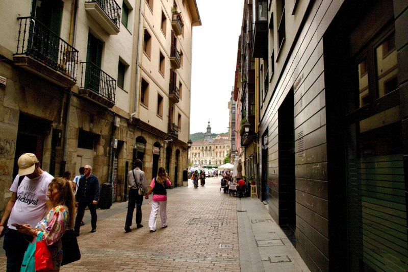 Locuințele din Spania au ajuns la prețuri prohibitive. Cât trebuie să muncească o familie pentru cumpărarea unei case