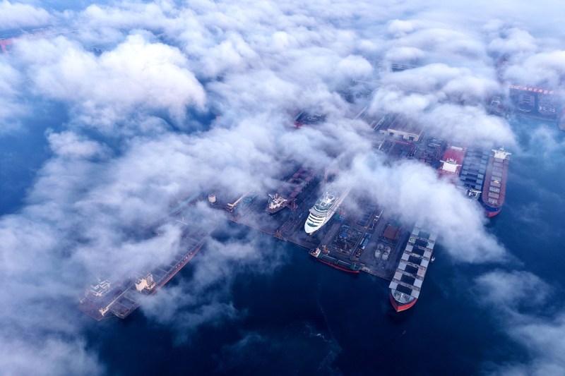 Descoperire surprinzătoare: China construiește un nou tip de navă de luptă, semi-submersibilă despre care nu s-a mai auzit până acum. E posibil să nici nu aibă echipaj