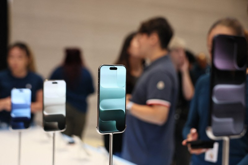 Samsung e pe cale să piardă după 14 ani primul loc la numărul de smartphone-uri livrate