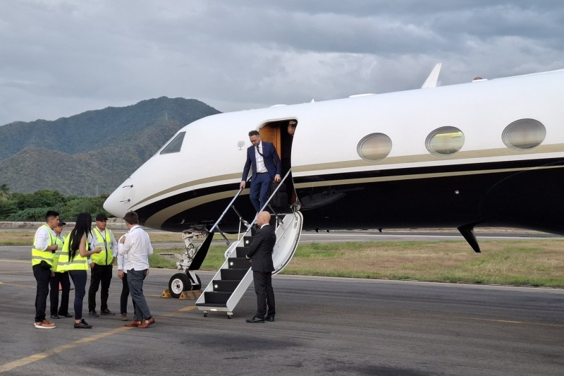 Un avion în care se afla un ministru, nevoit să aterizeze de urgență din cauza unor probleme tehnice