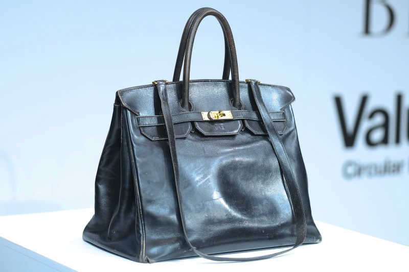 Compania care a plătit 10 milioane de dolari pentru o geantă a prezentat-o lumii: „Reflectă filosofia noastră”