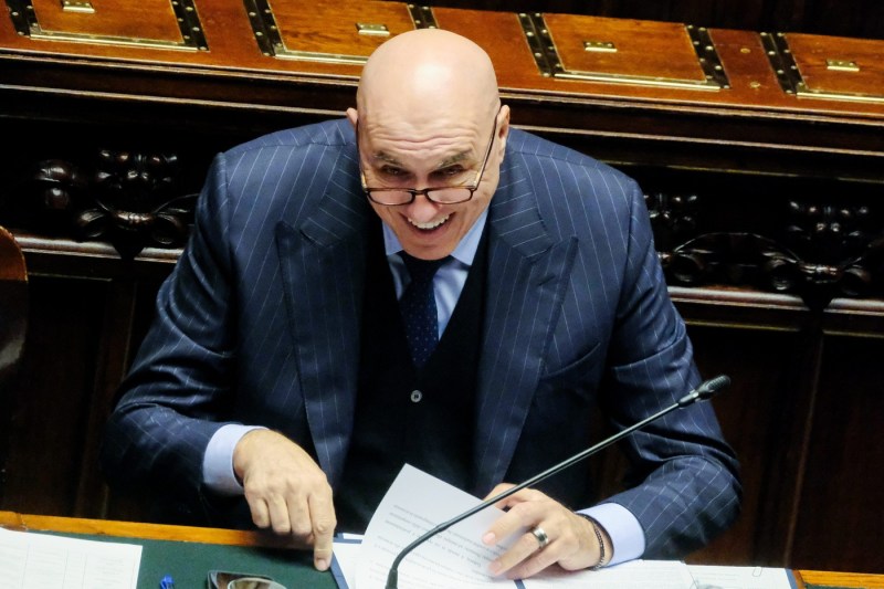 Italia preia modelul franco-german și vrea să introducă serviciul militar voluntar