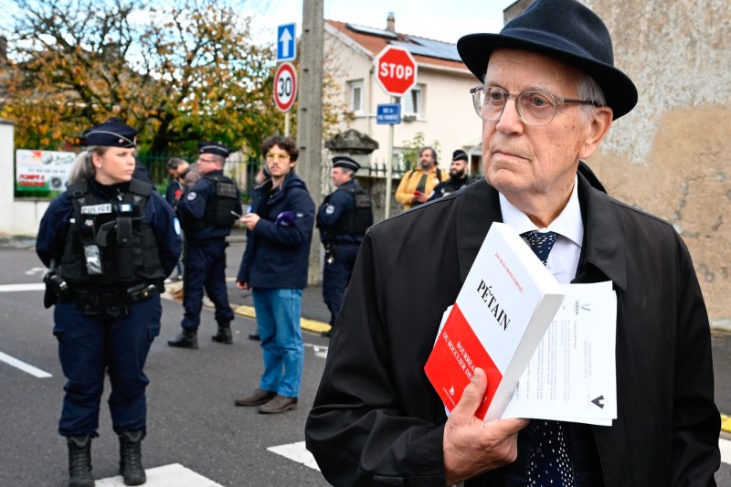 Scandal în Franța după omagierea lui Pétain, condamnat pentru trădare după Al Doilea Război Mondial. „Mă gândesc la toate victimele barbariei naziste”