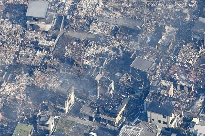 FOTO Imaginile dezastrului în Japonia, unde cel mai mare incendiu din ultimii 50 de ani a înghițit 170 de clădiri