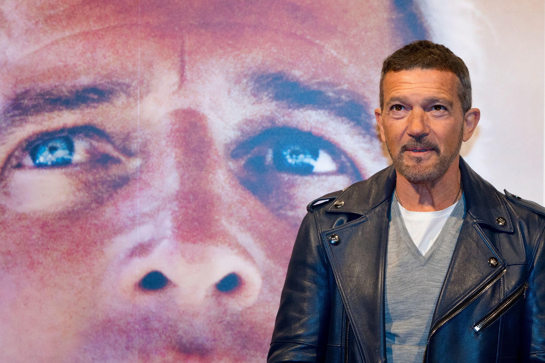 Antonio Banderas a făcut lumină asupra viitorului film despre regretatul prezentator TV Anthony Bourdain: „Nu va fi doar despre bucătărie sau tehnici culinare”