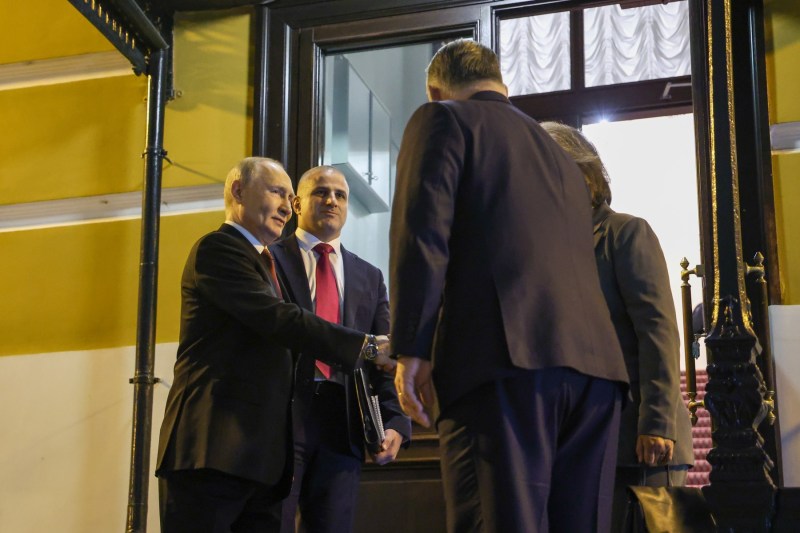 Întâlnirea dintre Victor Orban și Vladimir Putin de la Kremlin s-a încheiat după aproape patru ore. Ce au negociat cei doi