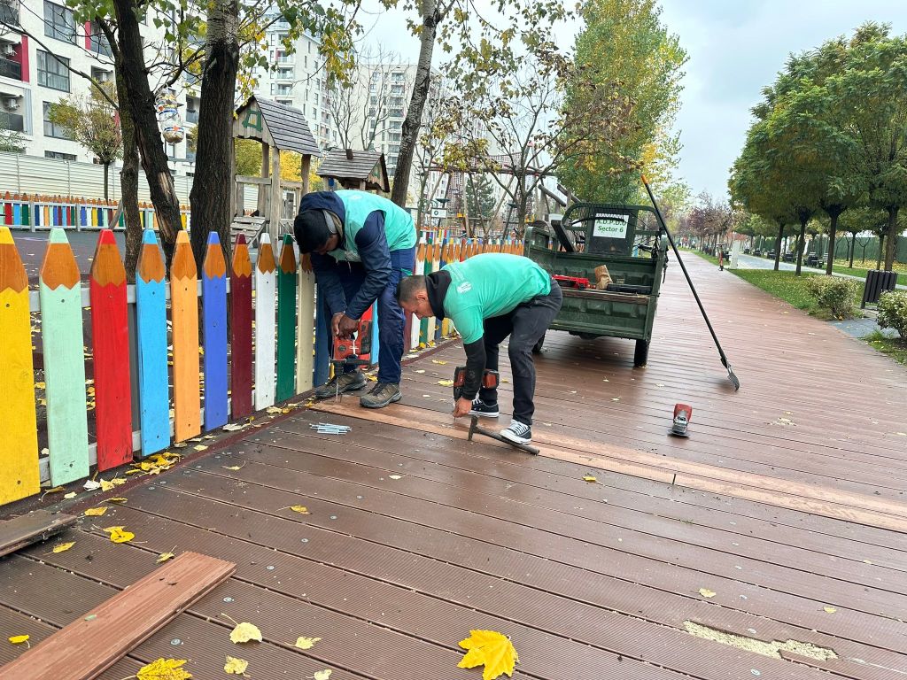 Locurile de joacă și parcurile sunt „puncte fierbinți” pe harta mamelor din Capitală. FOTO: ADPDU Sector 6