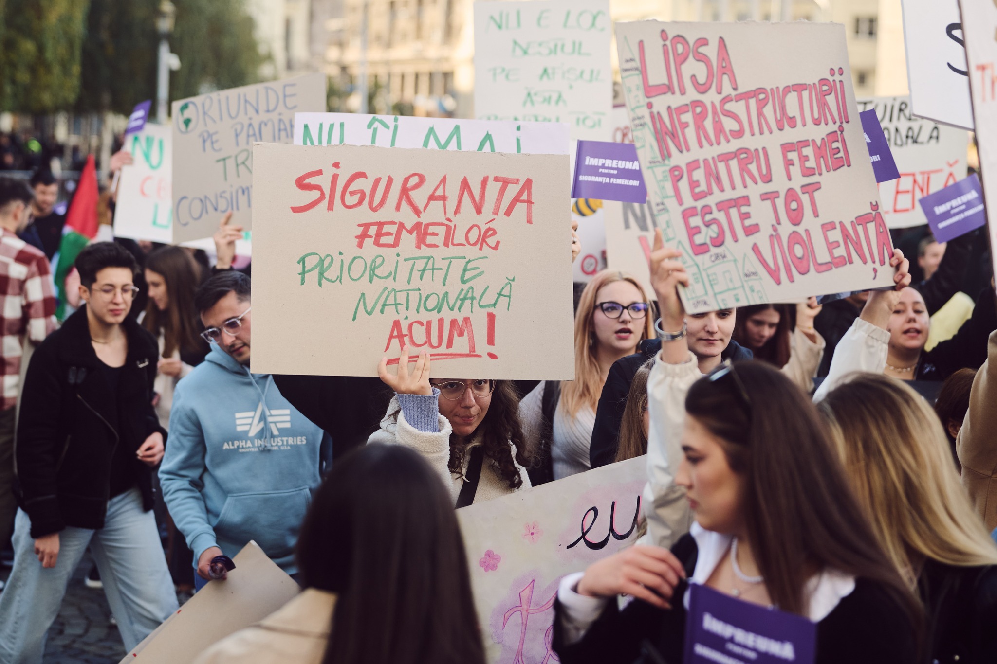 „Unde e Andreea?”, parola care te poate scăpa de un abuzator când ești în oraș. PLUS: Reguli de siguranță pe care trebuie să le știe toate adolescentele