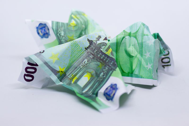 Cealaltă față a fondurilor europene: Antreprenori români, puși acum de stat să dea înapoi ajutoarele pentru redresarea după pandemia COVID-19