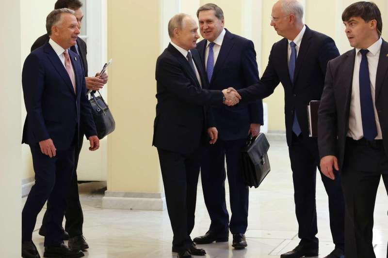 Dezvăluire: planul de pace al lui Trump s-a bazat pe un document al Rusiei. Cum s-au născut propunerile care au provocat anxietate în Ucraina și Europa