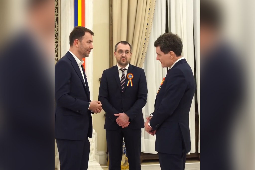 Cătălin Drulă, Vlad Voiculescu și Nicușor Dan într-un spot de campanie pentru candidatul USR la Primăria Capitalei. Sursă foto: captură video