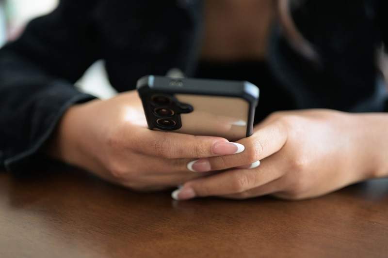 Procurorii au descoperit un schimb de mesaje compromițătoare între faimoasa prezentatoare TV și omul de afaceri. Femeia a fost arestată!