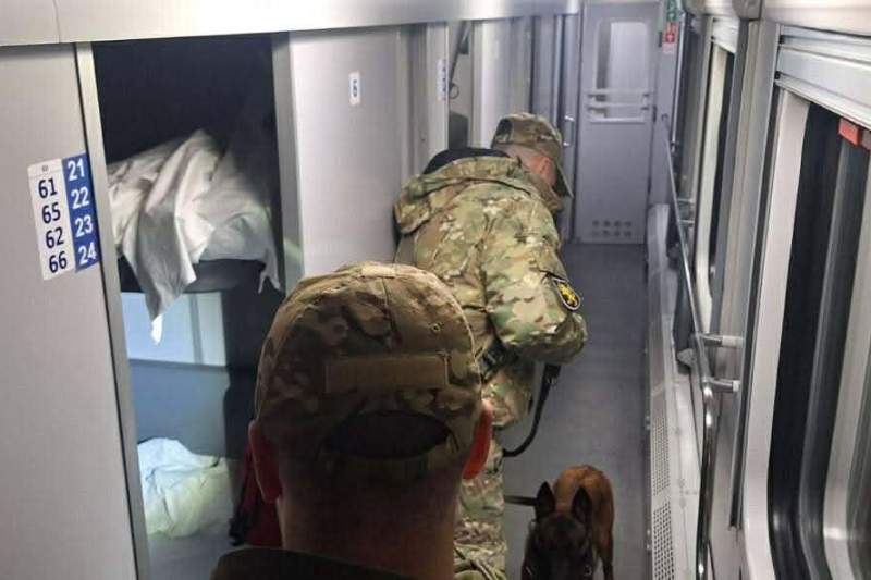 FOTO Tren București – Kiev vizat de o alertă de minare la ieșirea din Republica Moldova. „A fost activat semnalul «Exploziv BRAVO»”