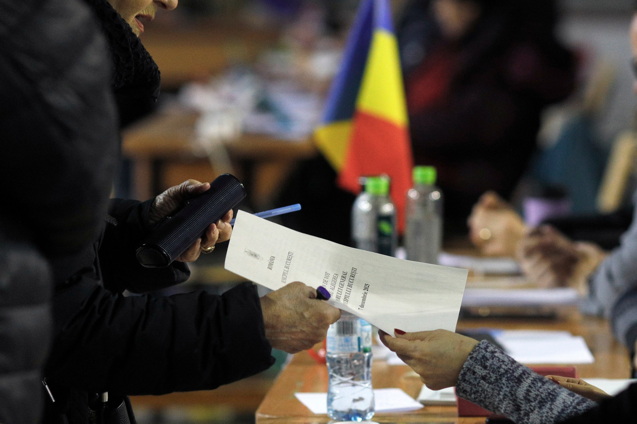 Bucureșteni votează pentru alegerea primarului general, 7 decembrie 2025. Inquam Photos / Mălina Norocea
