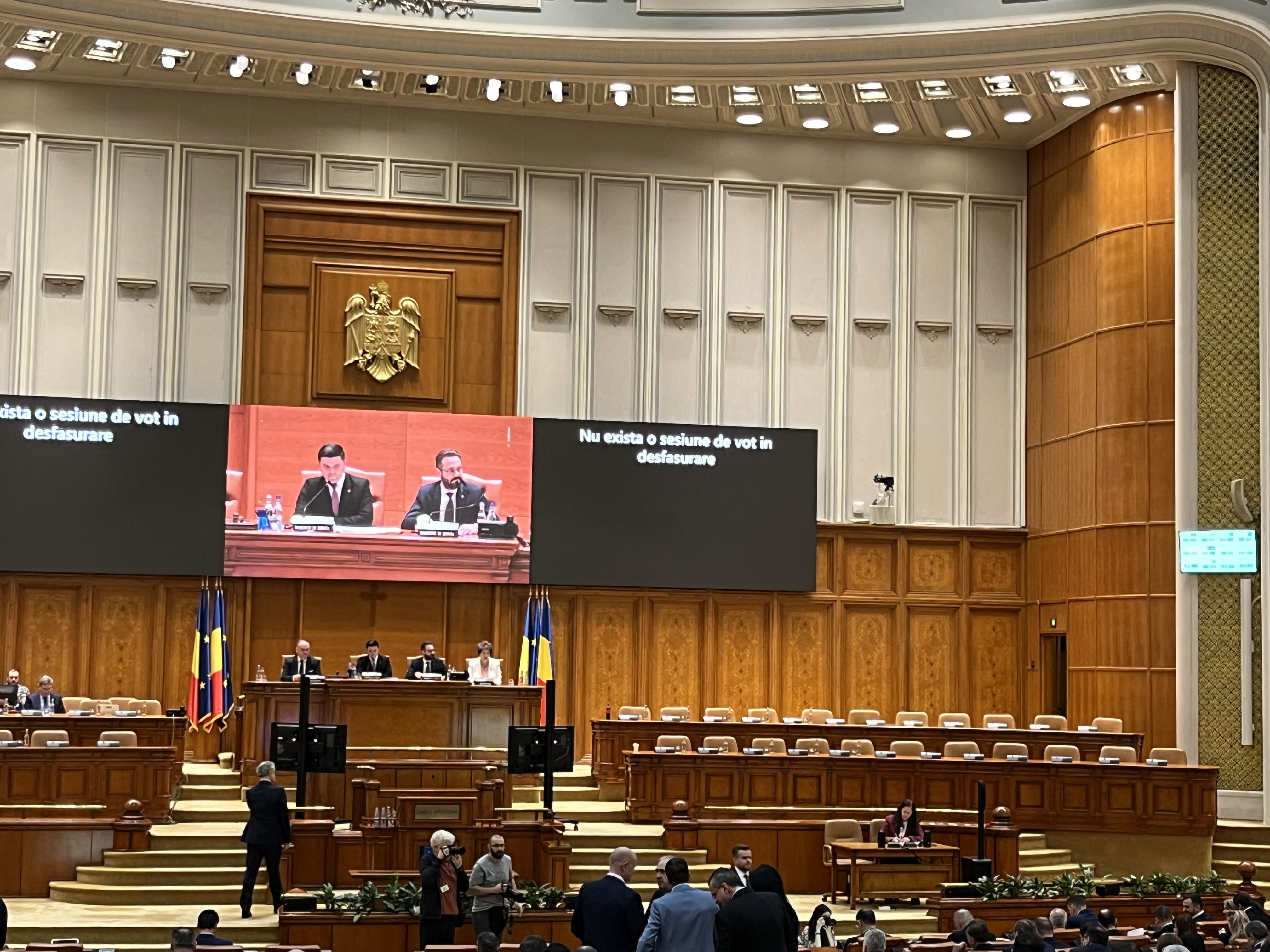 Moțiunea de cenzură citită în Parlament
